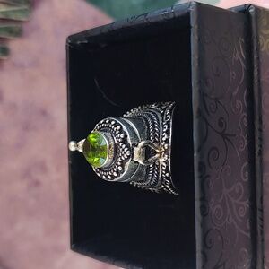 Lovely green poison Ring